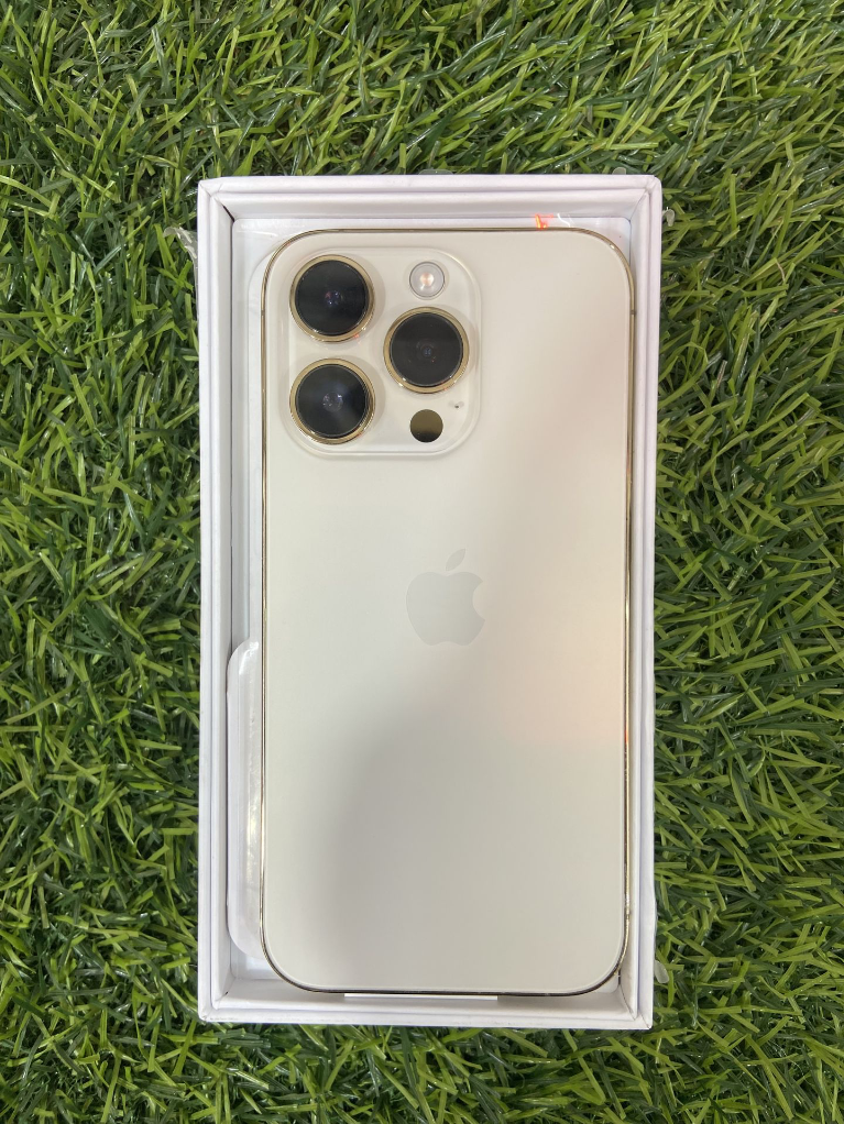 iPhone 14 Pro (256gb, Open box) battery-100%