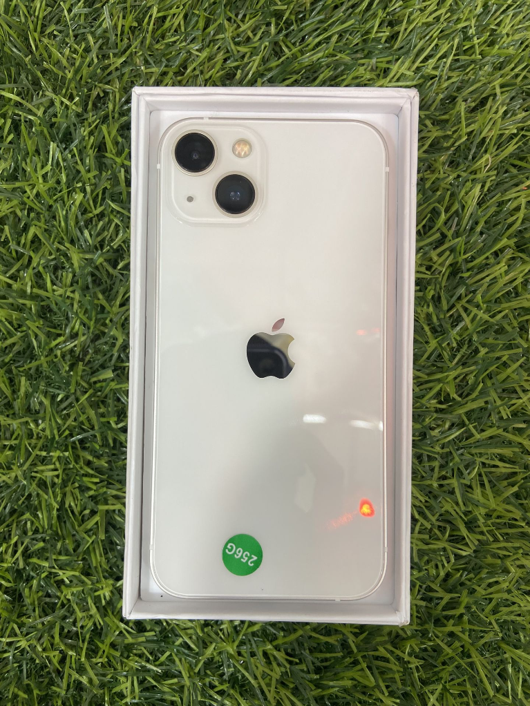 iPhone 13 (256gb, Open box) battery-100%