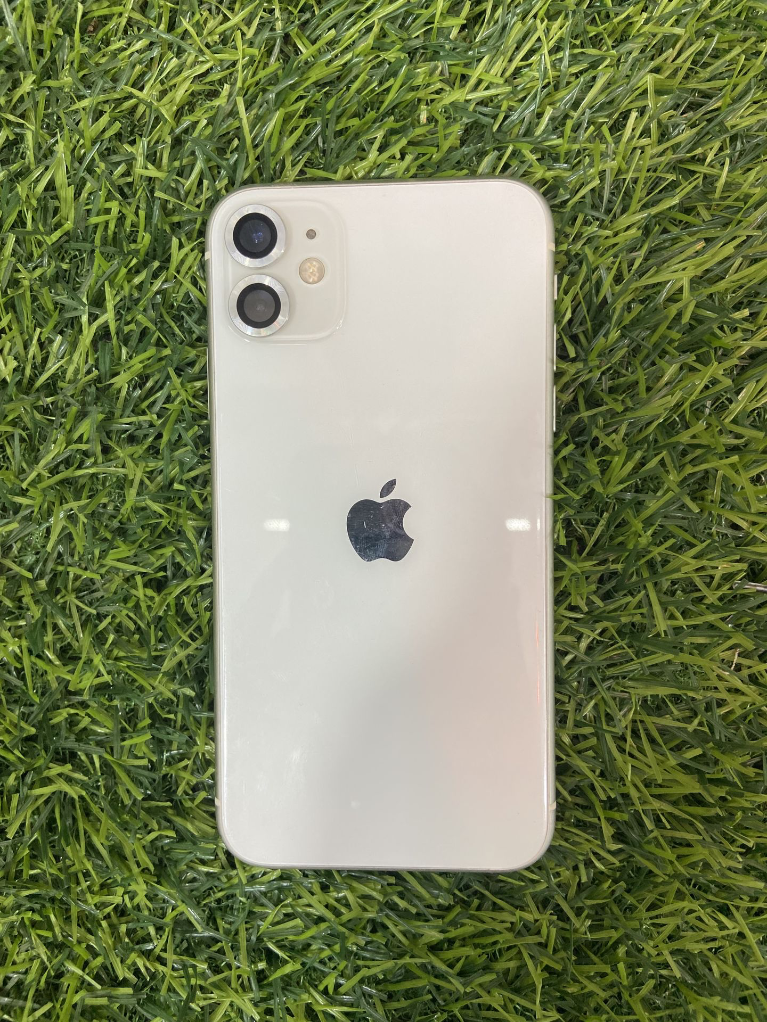 Apple iPhone 11 (128gb storage) A grade
